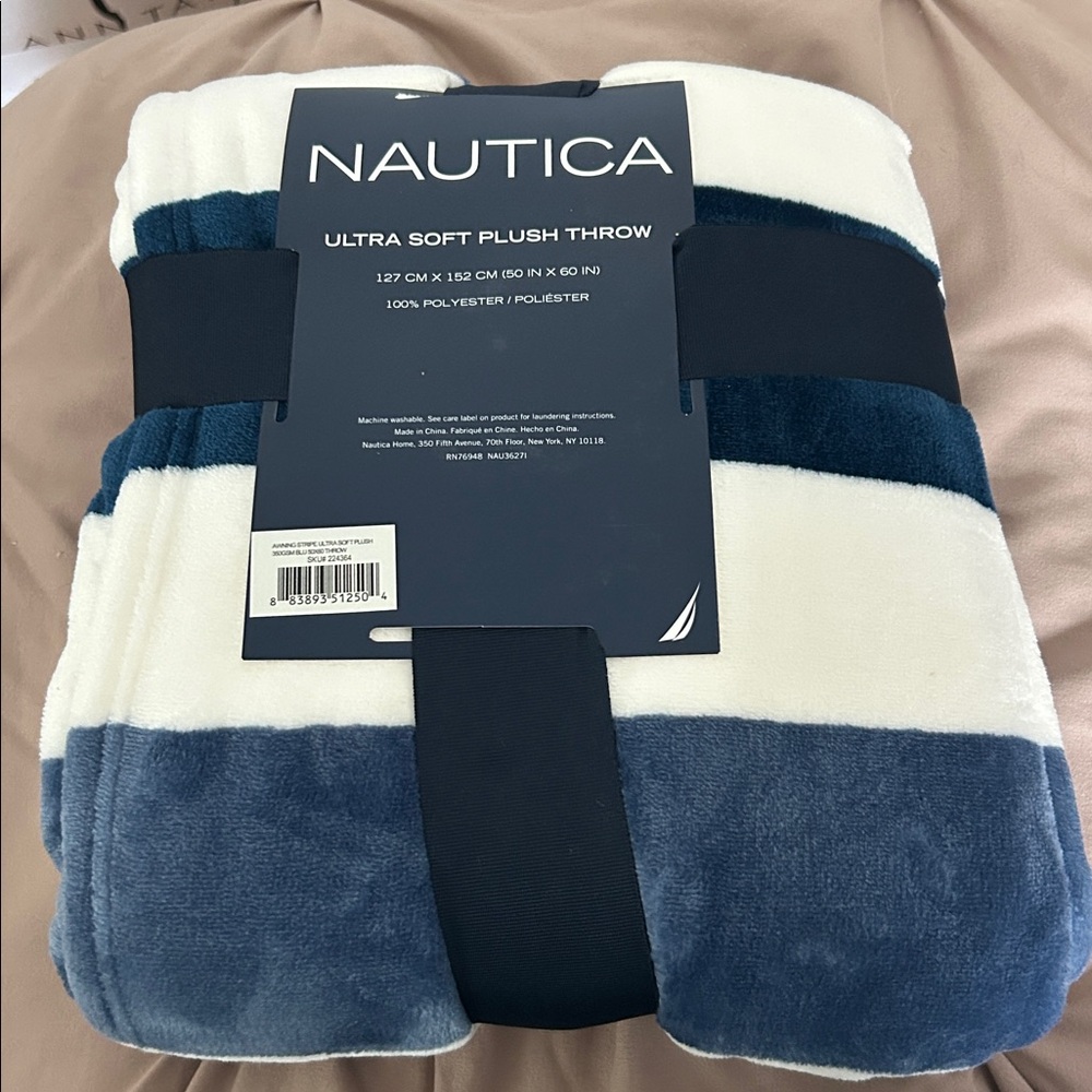 Nautica Blue and White Plush Throw - Picture 2 of 3